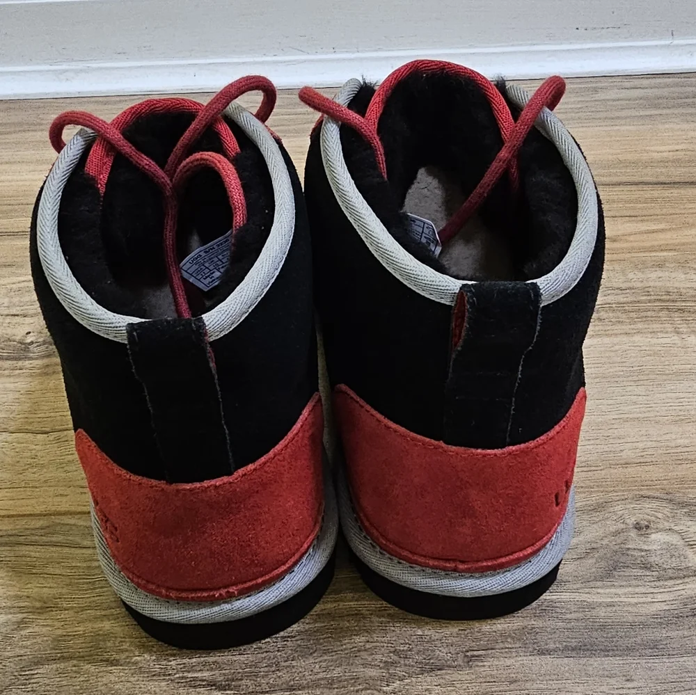 UGG Neumel boots, black/red/gray, size US 11 - Picture 4 of 7